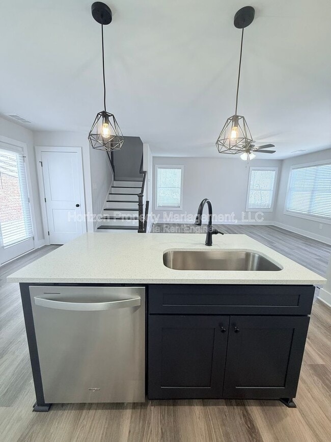 Building Photo - 6095 Quail Mountain Trail