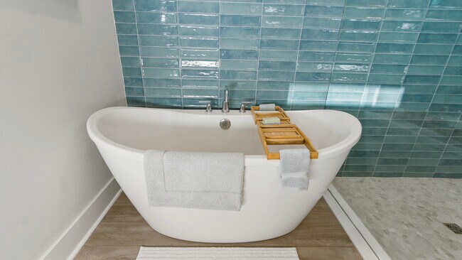 Building Photo - 1866 Pathways Drive