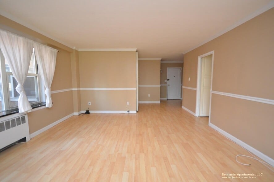Building Photo - 145 Pinckney St