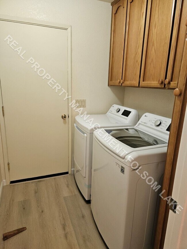 Building Photo - Coming Soon!! 3bd 2ba home on Quiet Court in Folsom