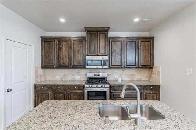 Building Photo - 3927 Cascade Sky Dr