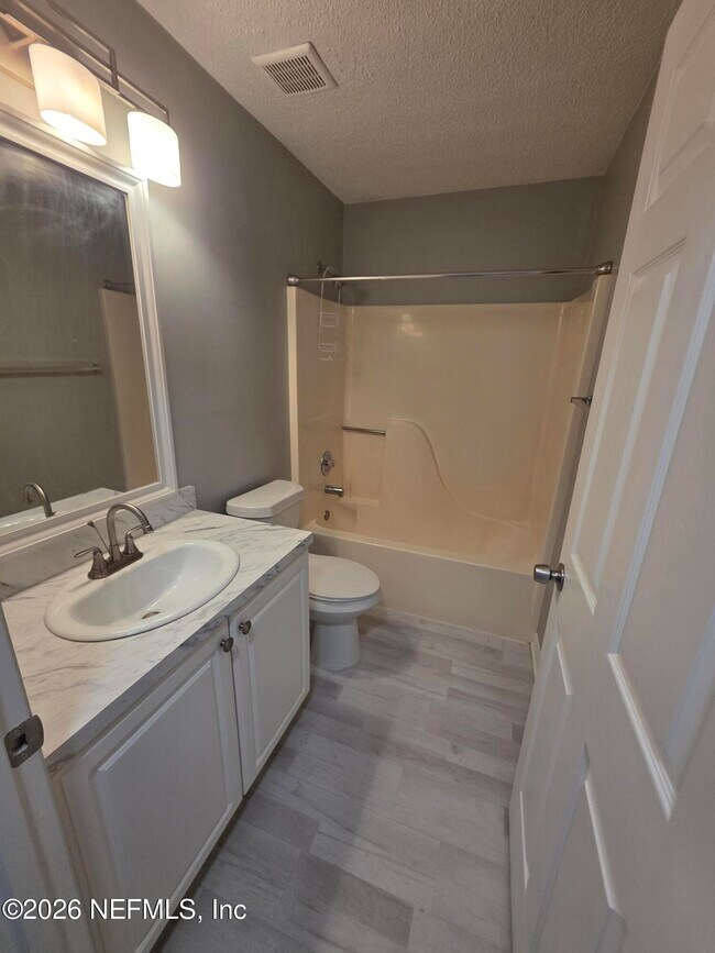 Building Photo - 8219 Teaticket Dr