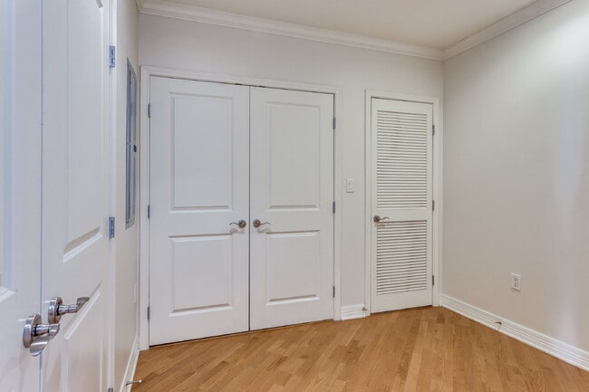 Building Photo - 1-Bedroom luxury Condo at The Tower in Downtown Fort Worth