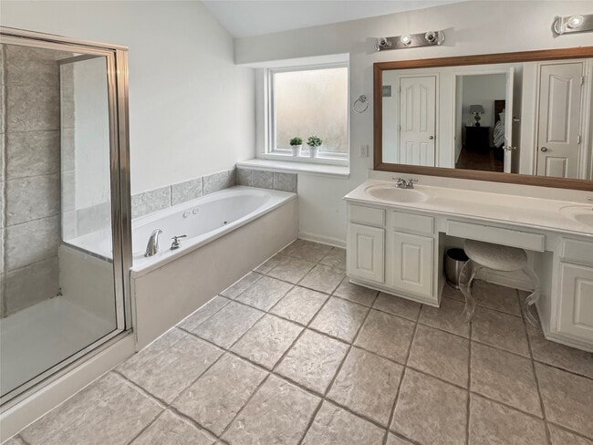 Building Photo - 62 N Abram Cir