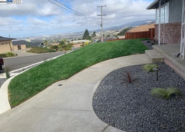 Building Photo - 2330 Harborview Dr