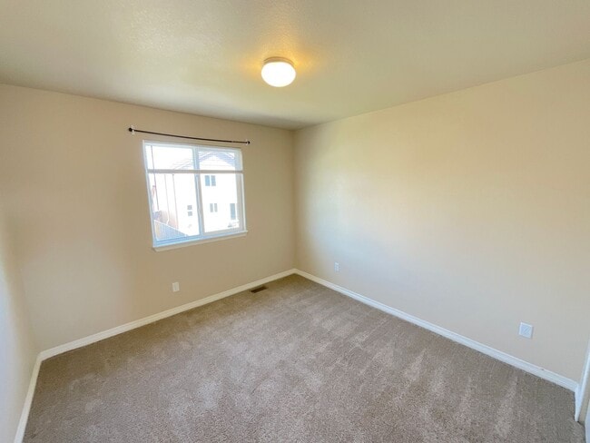 Building Photo - 3 Bedroom Home Available Near S Marksheffel Rd & Fontaine Blvd!