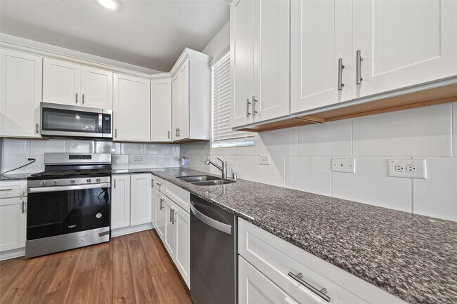 Building Photo - 8111 Star Ter Dr