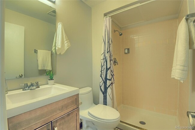 Building Photo - 10419 Iris Way