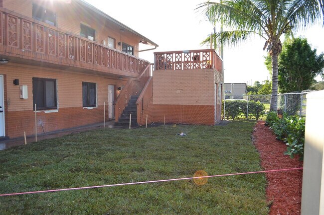 Building Photo - 940 NW 8th Ave