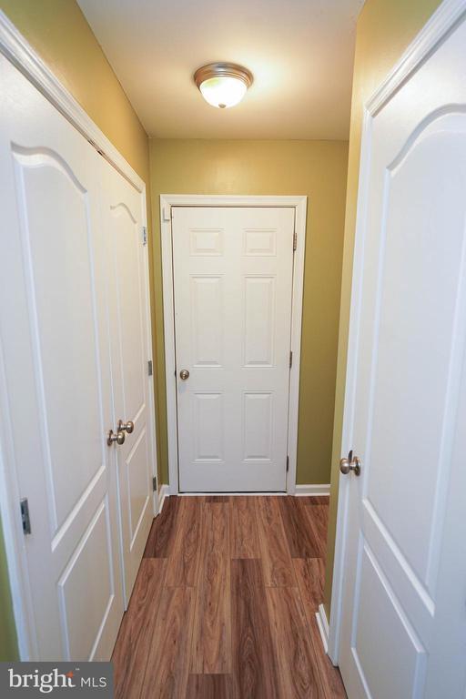 Building Photo - 641 Rosemary Dr