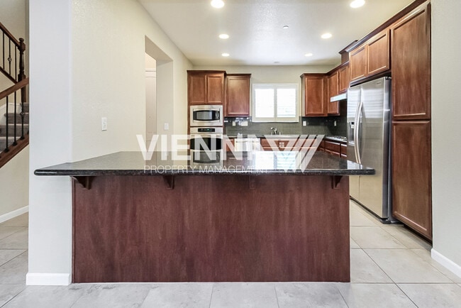 Building Photo - 7933 Collins Isle Ln