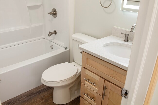 Building Photo - 289 Governors Park Rd