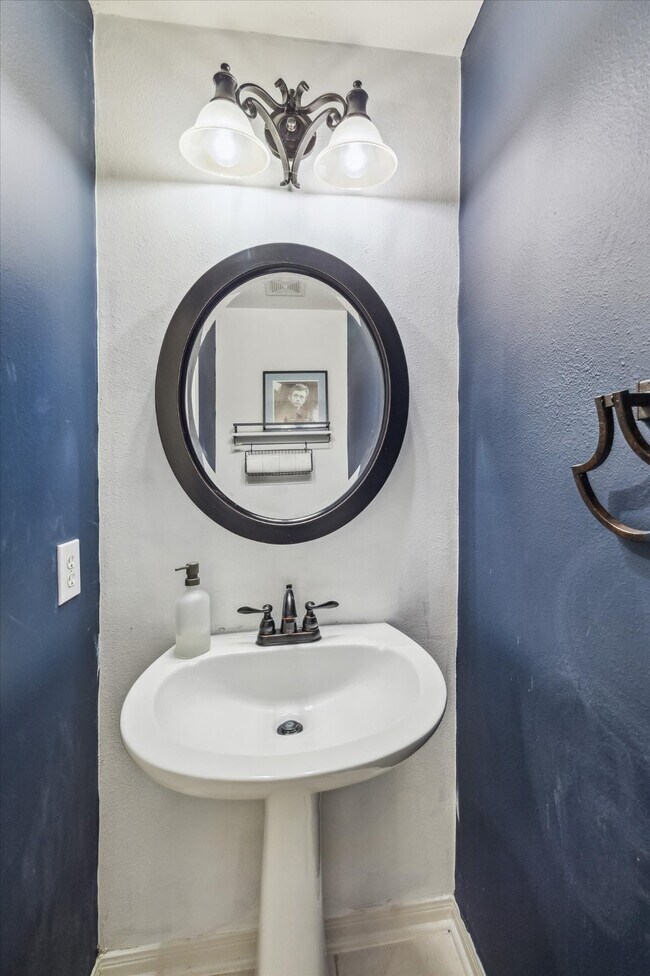 Building Photo - 20611 Carmine Oak Ct