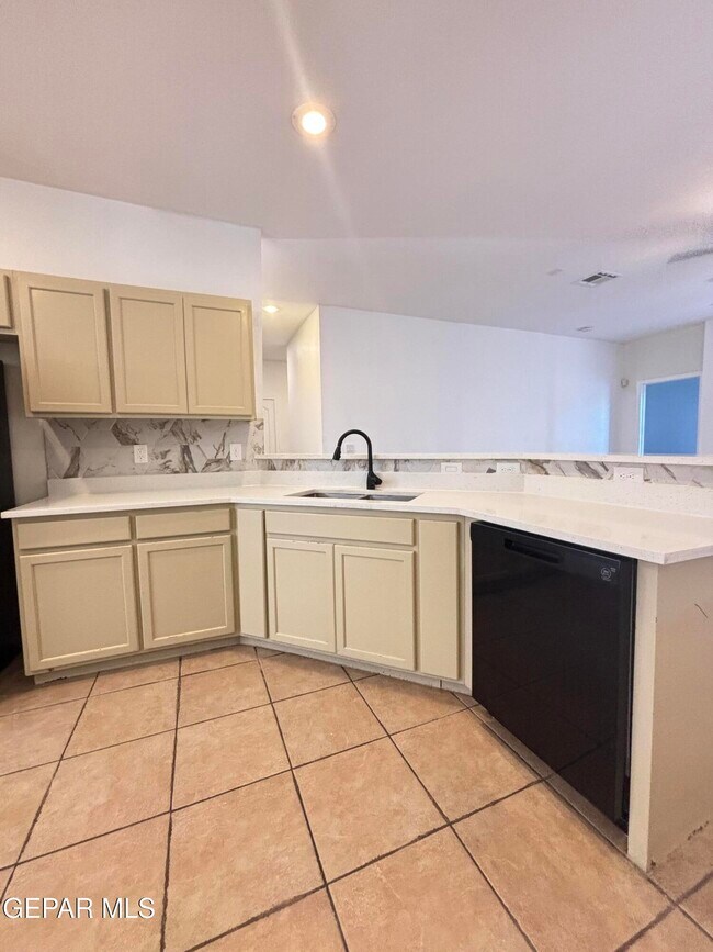 Building Photo - 14749 Sand Gate Dr