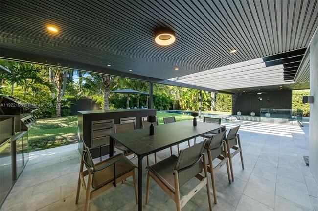 Building Photo - 10618 NE 11th Ct