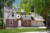 Building Photo - 4 Bedroom Pet-Friendly Home in Kansas City, MO with Main Street Renewal