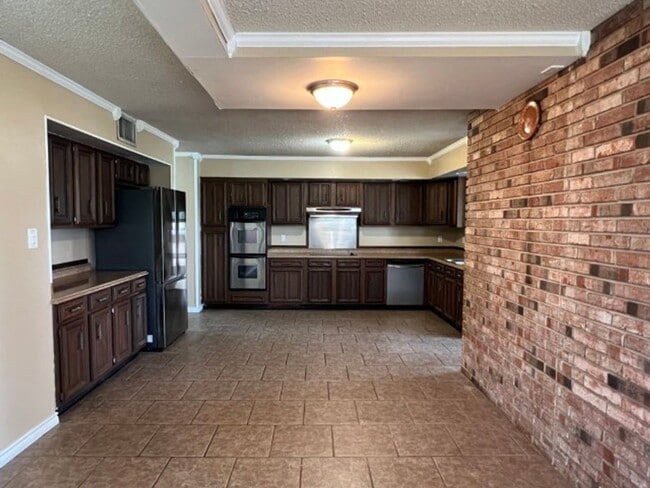 Building Photo - 10267 Mount Crosby Dr