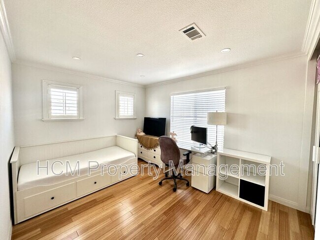 Building Photo - 120 Rue Monet