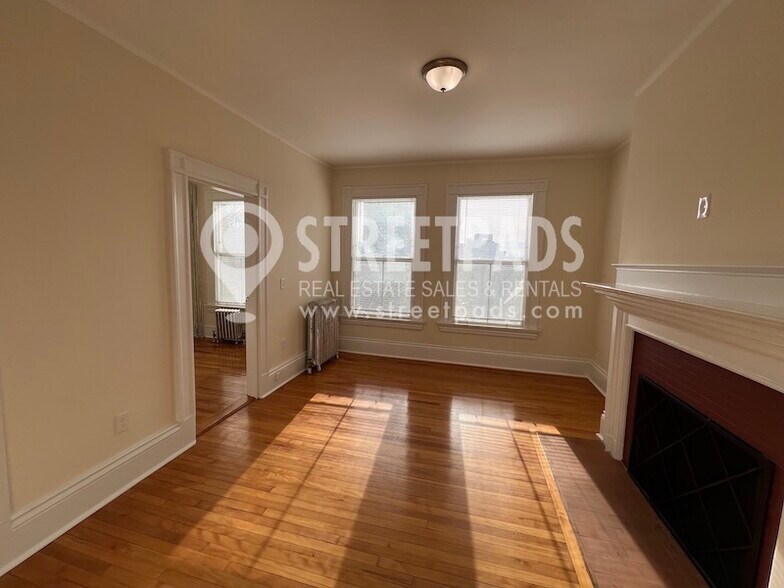 Building Photo - 2 Ware St