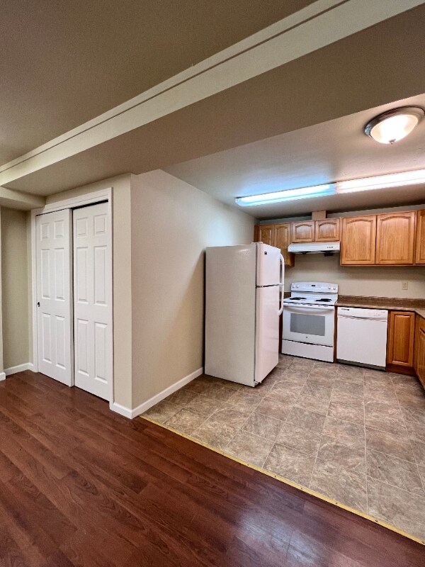 Building Photo - 10522 Lake City Way NE