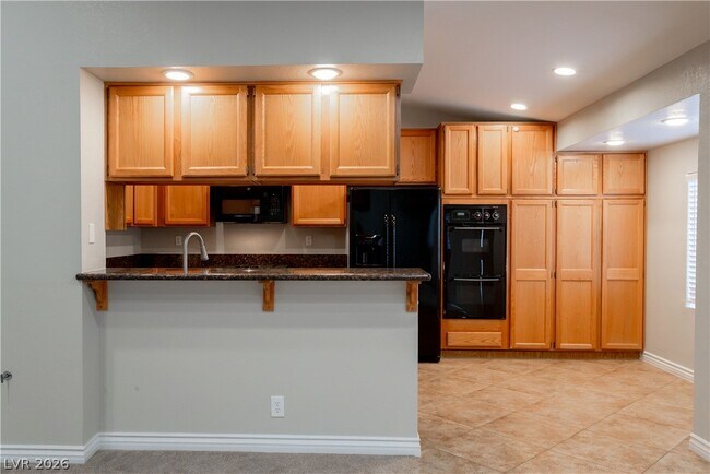 Building Photo - 10024 Sail Landing Ct