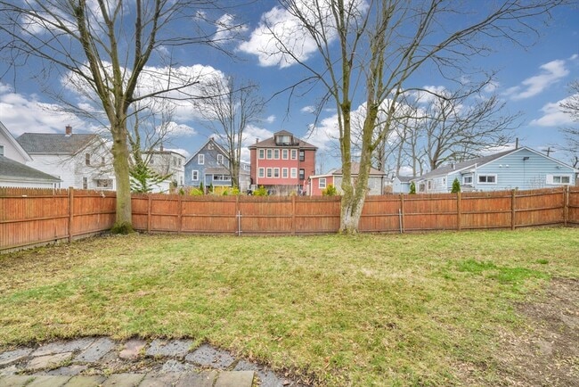 Building Photo - 15 Union Ave