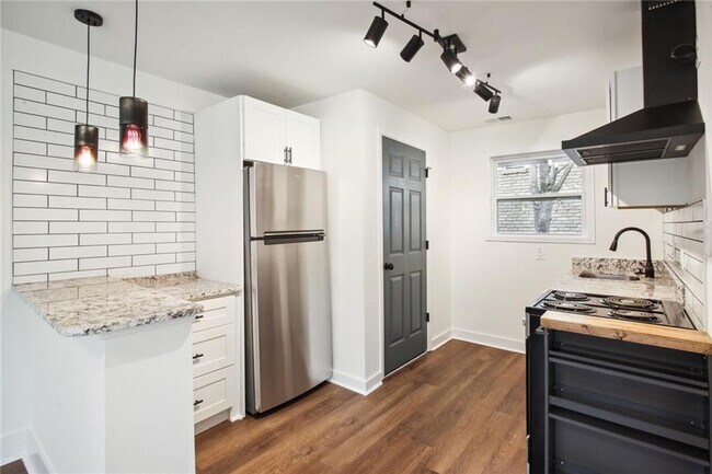 Building Photo - 782 Dixie Ave NE