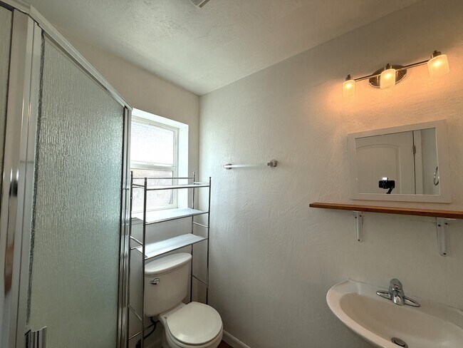 Building Photo - 191 E Washington Ave