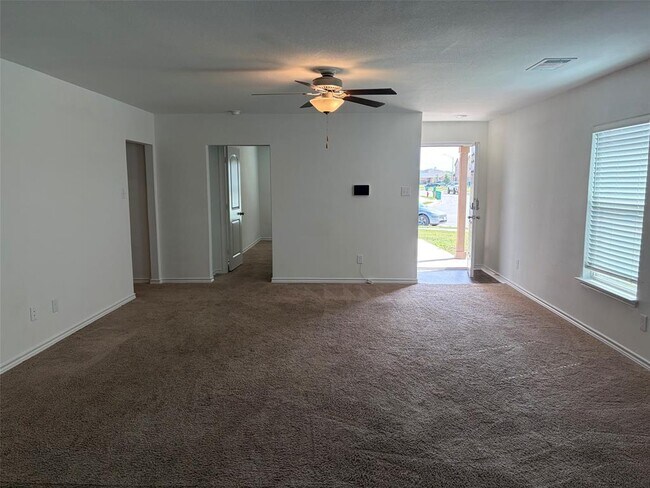 Building Photo - 14213 Prairie Sod Ln