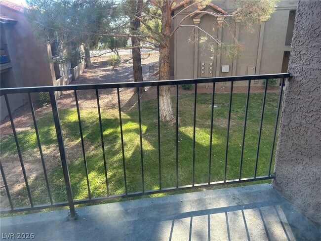 Building Photo - 2750 S Durango Dr