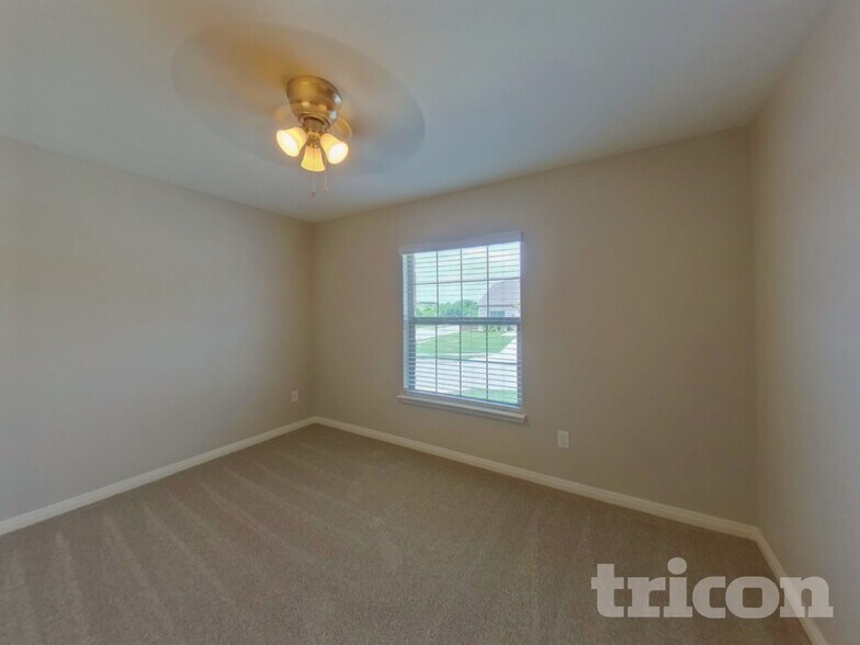 Building Photo - 173 Bandana Cir