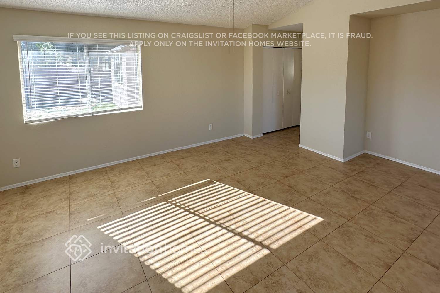 Building Photo - 801 W Piute Ave