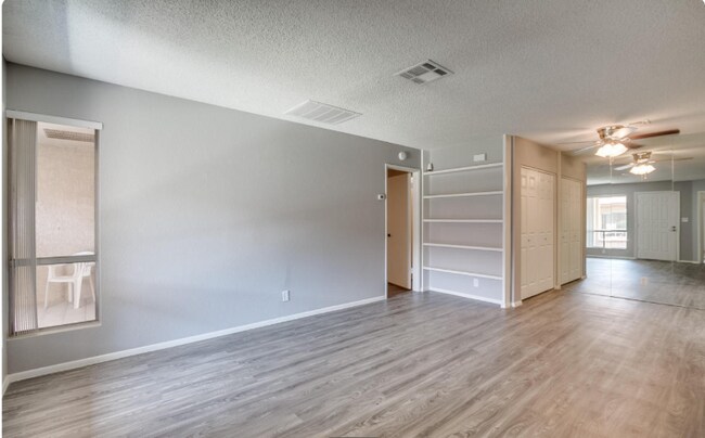 Building Photo - 25 N Cottonwood St