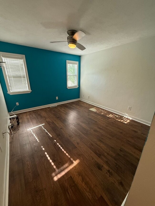 Building Photo - 2/2.5 Townhouse off of Tharpe st! Central ...