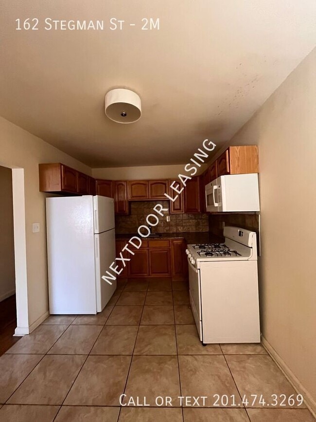 Building Photo - 162 Stegman St