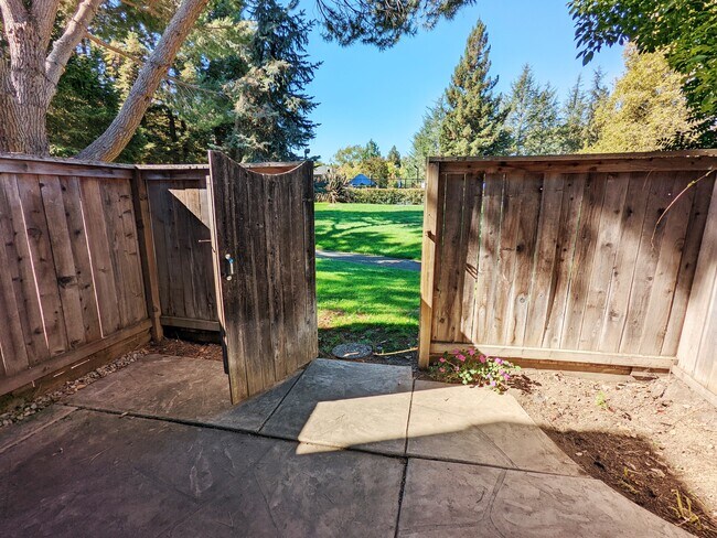 Building Photo - 3520 Shelter Creek Dr