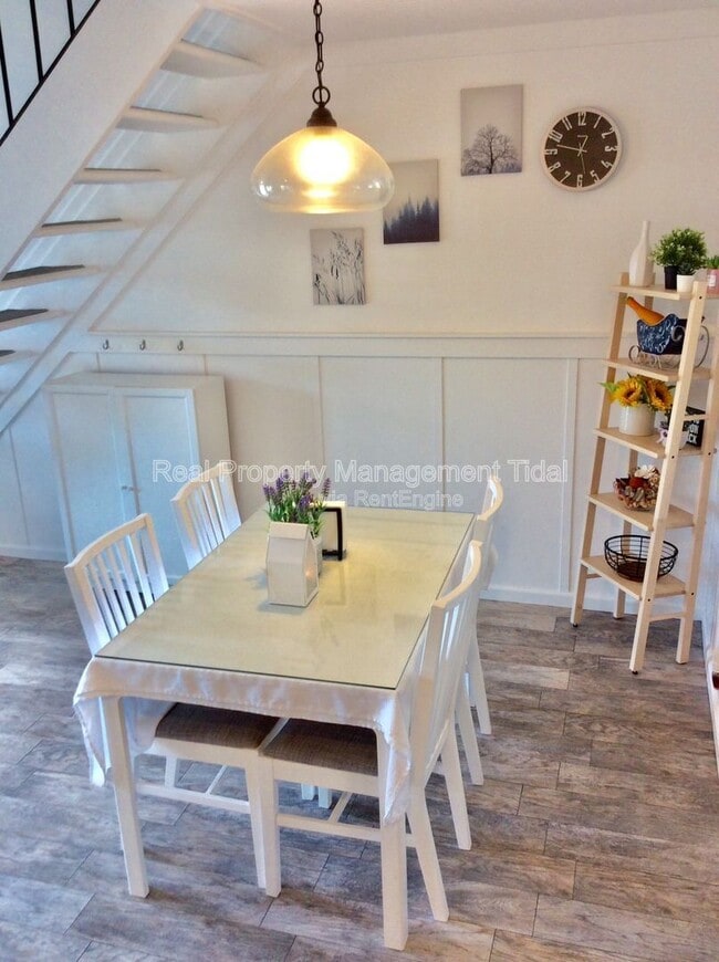 Building Photo - 430 Falling Ln