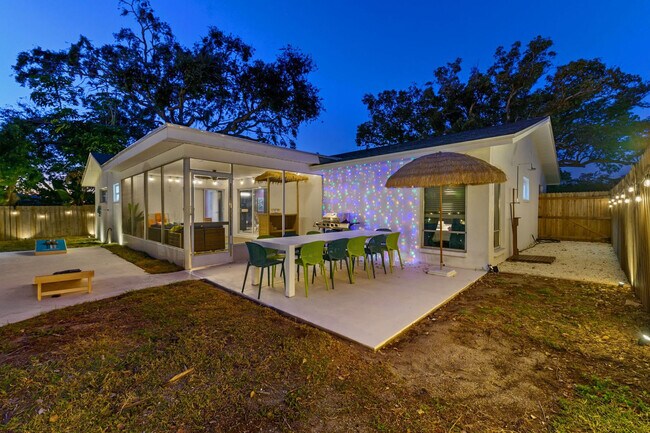 Building Photo - 13672 88th Ave N