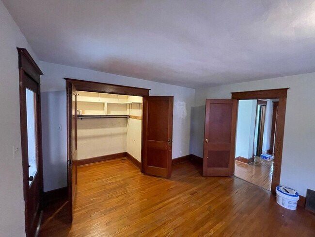 Building Photo - 1501 S Spring St