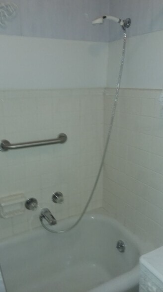 Bathroom - 200 Warrington Ave