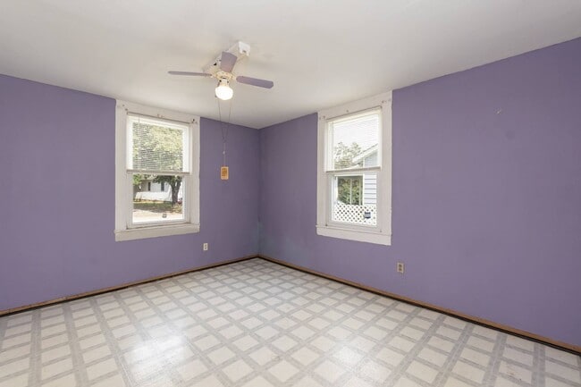 Building Photo - Charming 2-Bedroom Home in Burlington