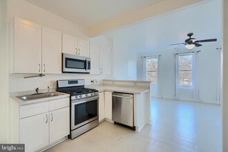 Building Photo - 1509 W Lombard St