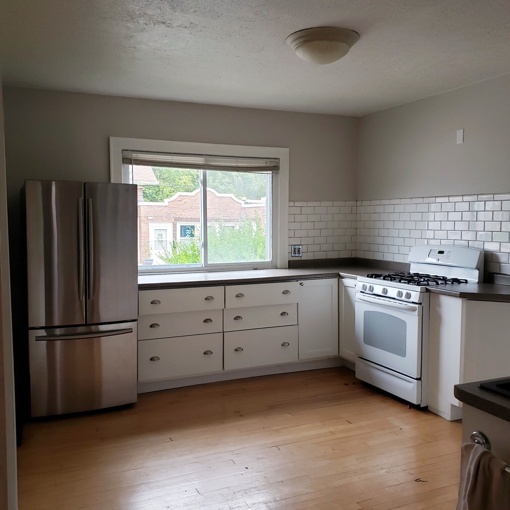 Kitchen - 3360 S Kinnickinnic Ave