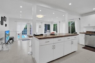 Building Photo - 5 bedroom in North Miami Beach FL 33179