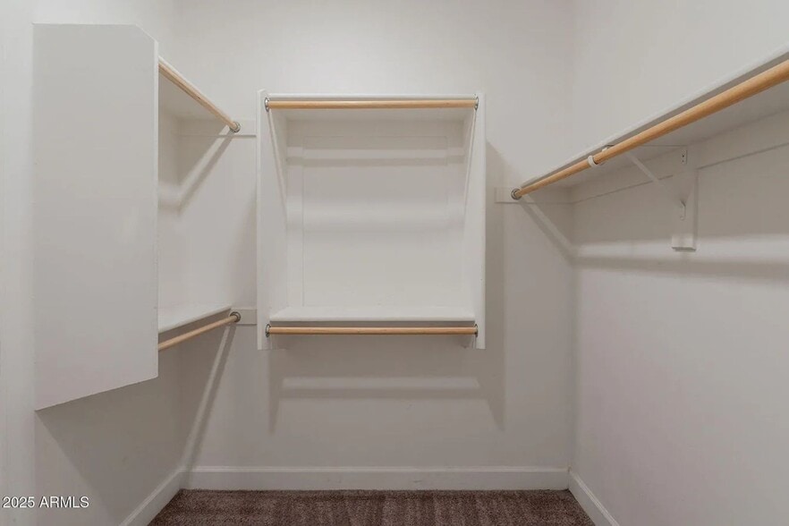 Building Photo - 598 Hazelnut Ln