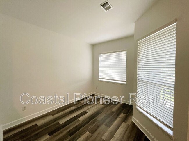 Building Photo - 614 Seascape Wy