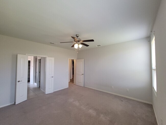 Building Photo - 7003 Kate Reed Dr