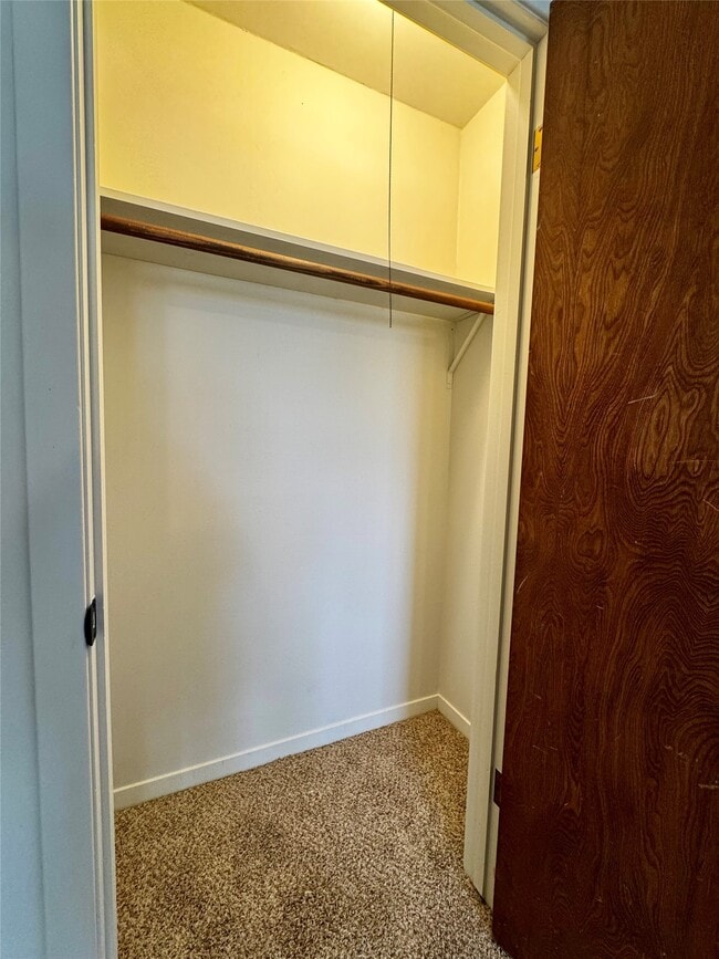 Building Photo - 24231 Shellbrook Dr