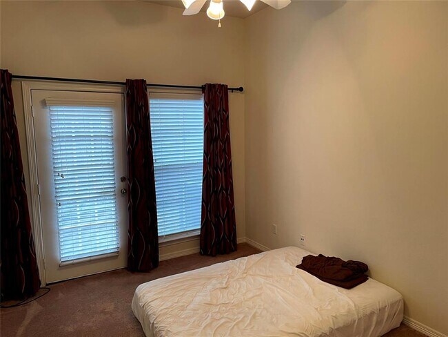 Building Photo - 12755 Mill Ridge Dr
