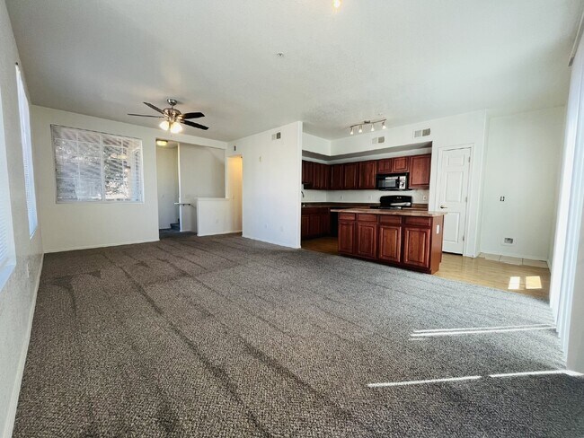 Building Photo - 18250 N Cave Creek Rd